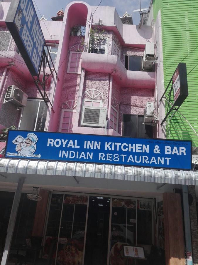 Royal Inn Kitchen And Bar Pattaya Bagian luar foto